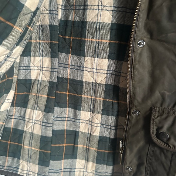 Barbour Olive Women's wax jacket size U.S. 6 - Picture 9 of 10